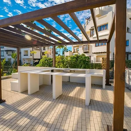 Apartmán Beautiful Velaya Beachfront 2 Bedrooms Rdr496 *