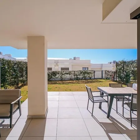 Beautiful Velaya Beachfront 2 Bedrooms Rdr496