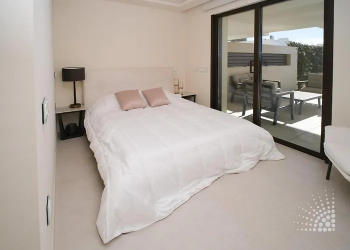 Beautiful Velaya Beachfront 2 Bedrooms Rdr496