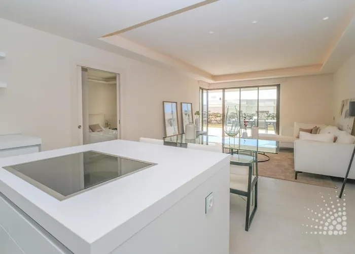 Beautiful Velaya Beachfront 2 Bedrooms Rdr496